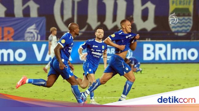 selebrasi-para-pemain-persib-bandung-1745225031227_169