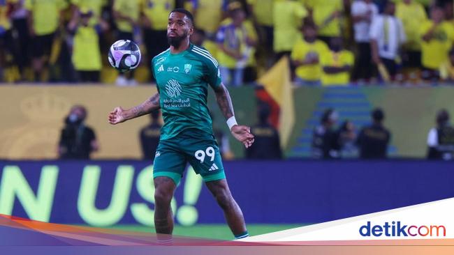 7 Pesepakbola Inggris dalam Perantauan yang Punya Gaji Tertinggi