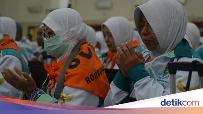 kloter-pertama-jemaah-calon-haji-mulai-berangkat-ke-tanah-suci-1746155618457_169