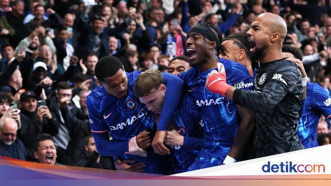 Chelsea’s Huge Gap: Slot’s Surprise & Liverpool’s Lead