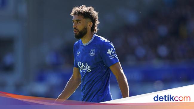 'MU Tak Akan Datangkan Calvert-Lewin'