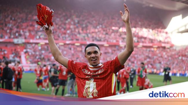 Carragher Kecewa Trent Justru Pergi Saat Liverpool Lagi Bagus-bagusnya