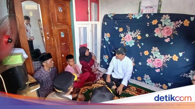 mensos-gus-ipul-saat-berkunjung-ke-rumah-calon-siswa-sekolah-rakyat-1747224790765_169 mensos-gus-ipul-saat-berkunjung-ke-rumah-calon-siswa-sekolah-rakyat-1747224790765_169