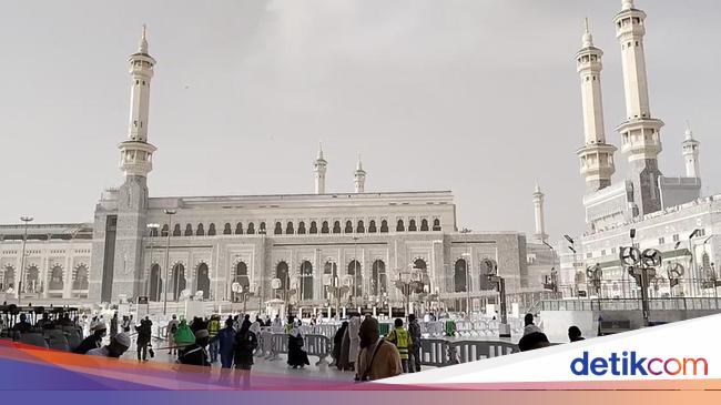 ilustrasi-jemaah-haji-indonesia-1747476638992_169