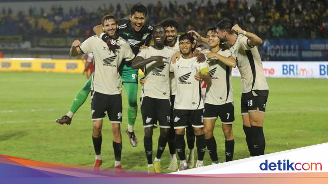 Sengketa Gaji Bikin Semen Padang &amp; PSM Kena Larangan Pendaftaran Pemain