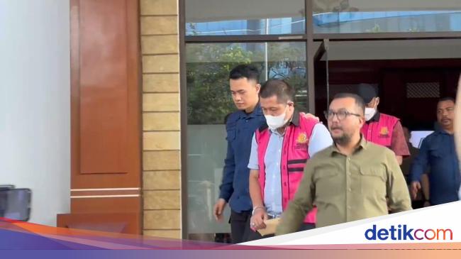 mantan-dirjen-di-kementerian-komunikasi-dan-informatika-kominfo-dkk-tersangka-kasus-dugaan-korupsi-proyek-pusat-data-nasional--1747915674829_169