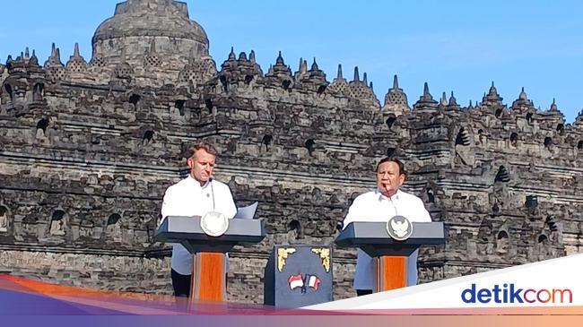 macron-dan-prabowo-di-candi-borobodur-eva-savitridetikcom-1748506363467_169