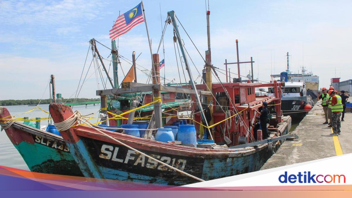 3 Kapal Malaysia Diciduk Saat Curi Ikan di Selat Malaka
