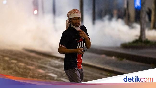 Suporter Vs Polisi, Perayaan Liar Usai PSG Juara Liga Champions