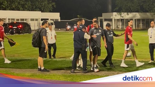 kevin-diks-timnas-indonesia-latihan-timnas-indonesia-stadion-madya-1748866873901_169