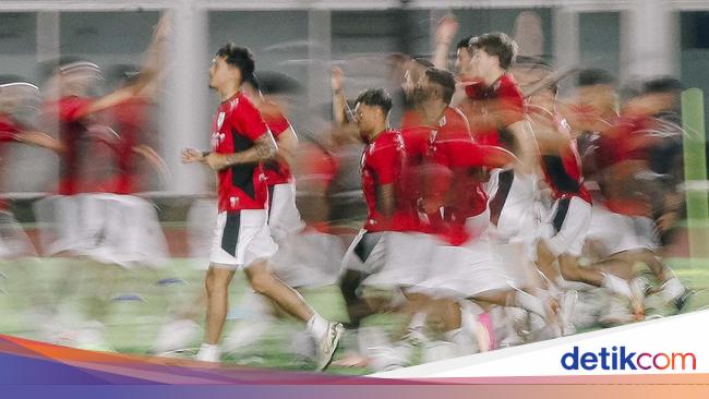 Potret Latihan Timnas Indonesia Jelang Lawan China