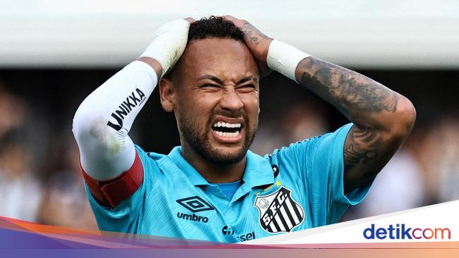 Aksi Bodoh Neymar: Coba Cetak Gol dengan Tangan, lalu Dikartu Merah