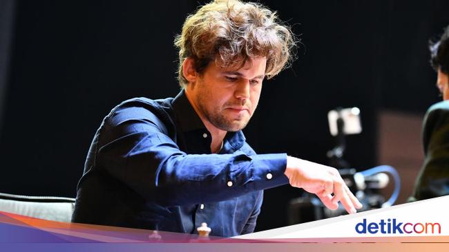 Magnus Carlsen Keok Lagi dari Gukesh, Begini Reaksinya - detik | Arenanews-1