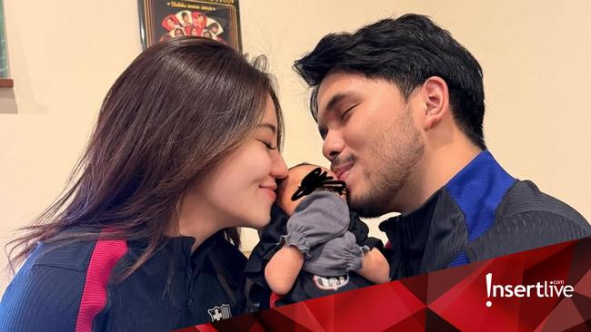 Yana yotoqda onanizm qilyapti (video) Moskva kvartiralar bilan kuzatib boradi