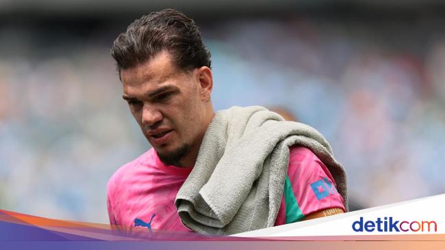 Tak Dibawa Lawan Wolves, Ederson Segera Hengkang dari Man City?