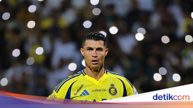 Cristiano Ronaldo Digeruduk Fans, Ancam Lapor Polisi