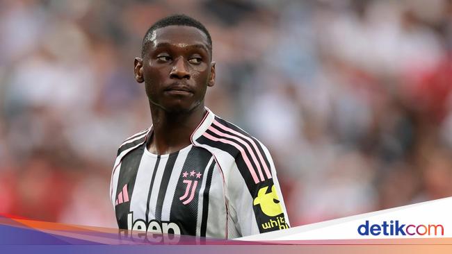 Kolo Muani Rela Potong Gaji demi Kembali ke Juventus