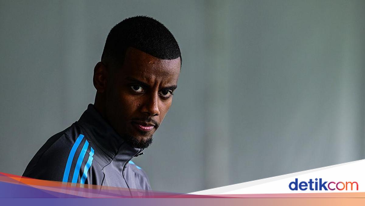 Penampakan Isak Latihan Sendirian di Markas Newcastle