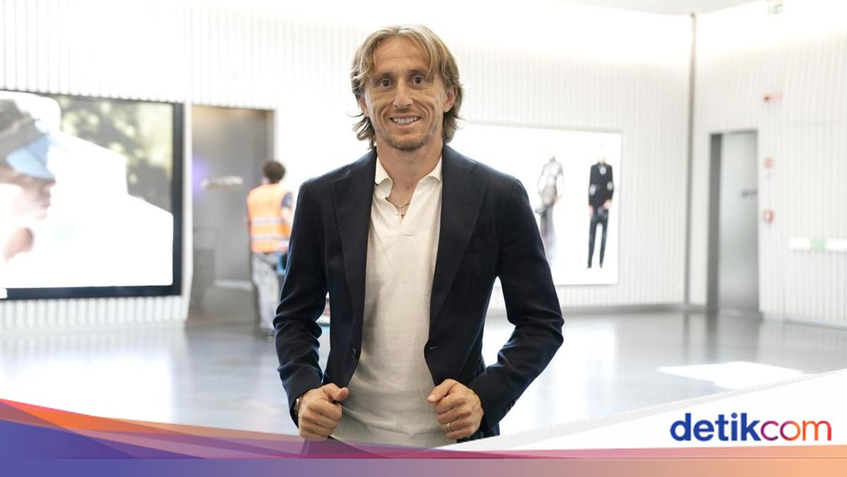 Luka Modric Resmi Gabung AC Milan