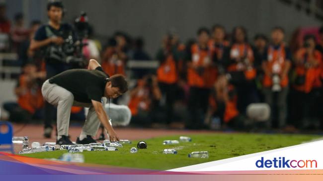 Alasan Pelatih Vietnam Ganggu Lemparan Robi Darwis di Detik Akhir