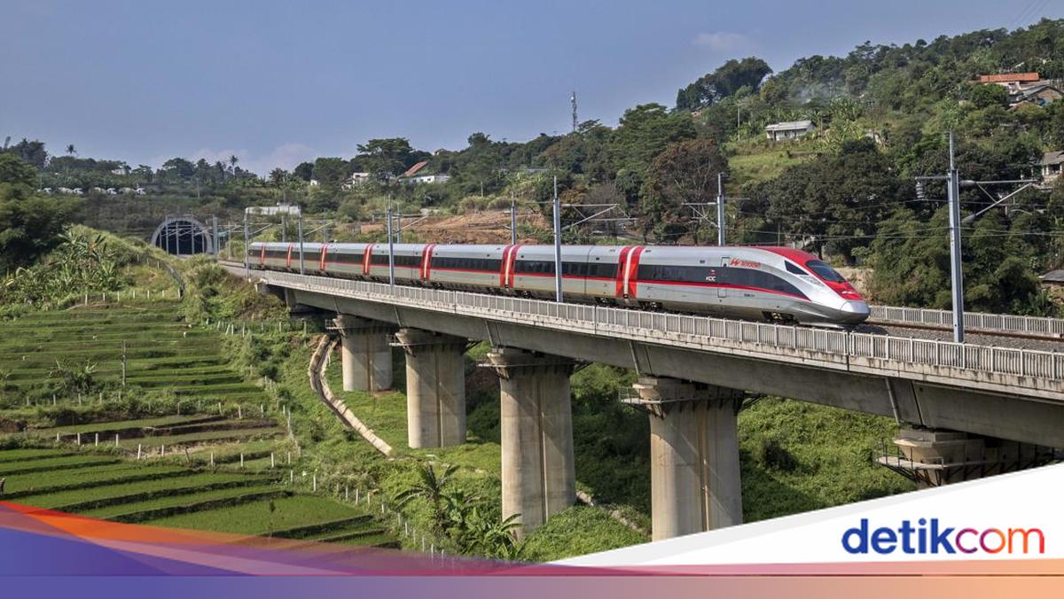 Viral Whoosh Berhenti Mendadak di Kopo Gara-gara Seng Masuk Rel