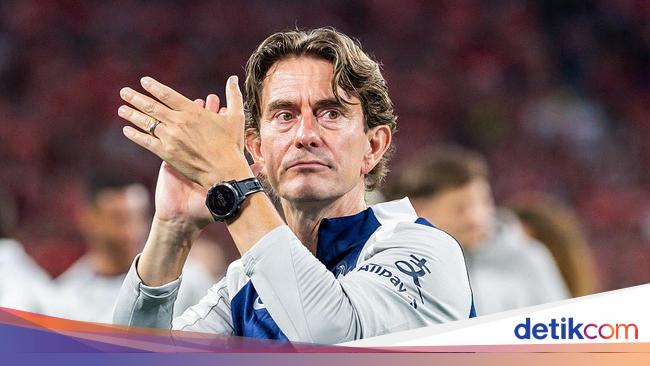 Frank Tak Mesti Juara di Musim Pertama Latih Spurs, tapi...