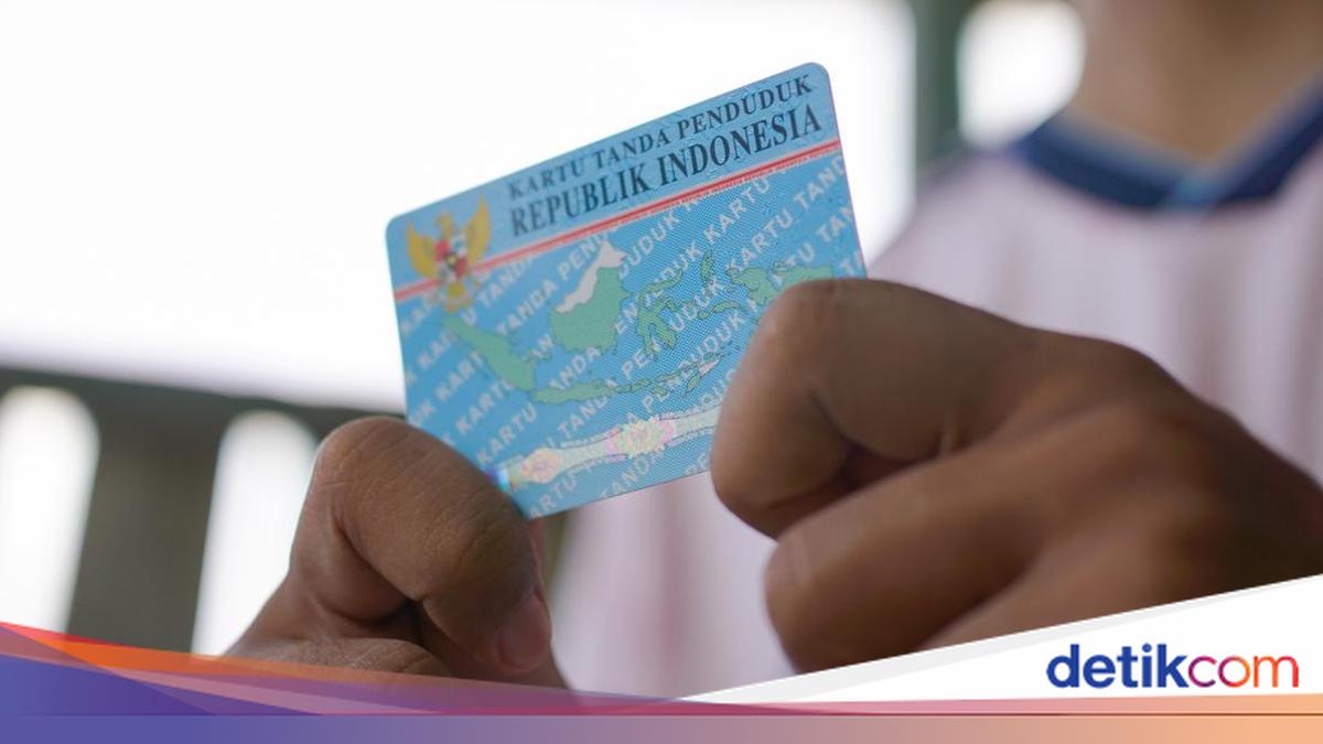 Dukcapil DKI Buka Layanan 'Jumat Petang', Warga Bisa Urus e-KTP Sampai Malam