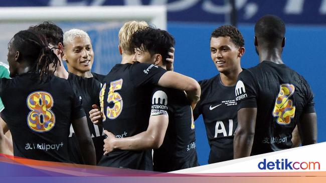 Spurs Susah Juara, Daniel Levy pun Bingung