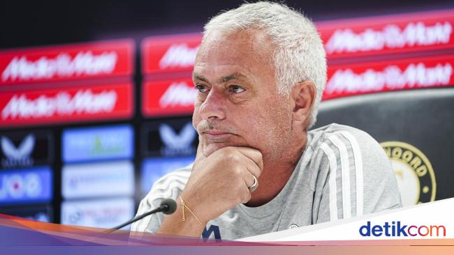 Mantan Pemainnya Meninggal Dunia, Mourinho Menangis
