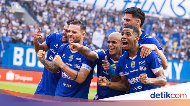 Persib Tak Bisa Pakai Jersey Baru Lawan Manilla Digger