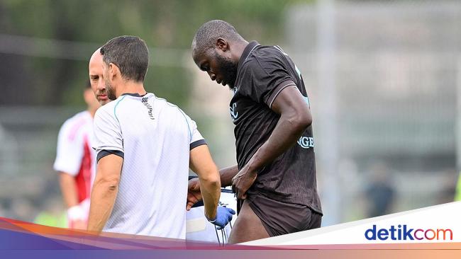 Lukaku Tak Perlu Operasi, tapi Absen 3-4 Bulan