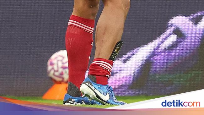 Momen Anthony Gordon Vs Van Dijk: Tekel Keras yang Tinggalkan Bekas