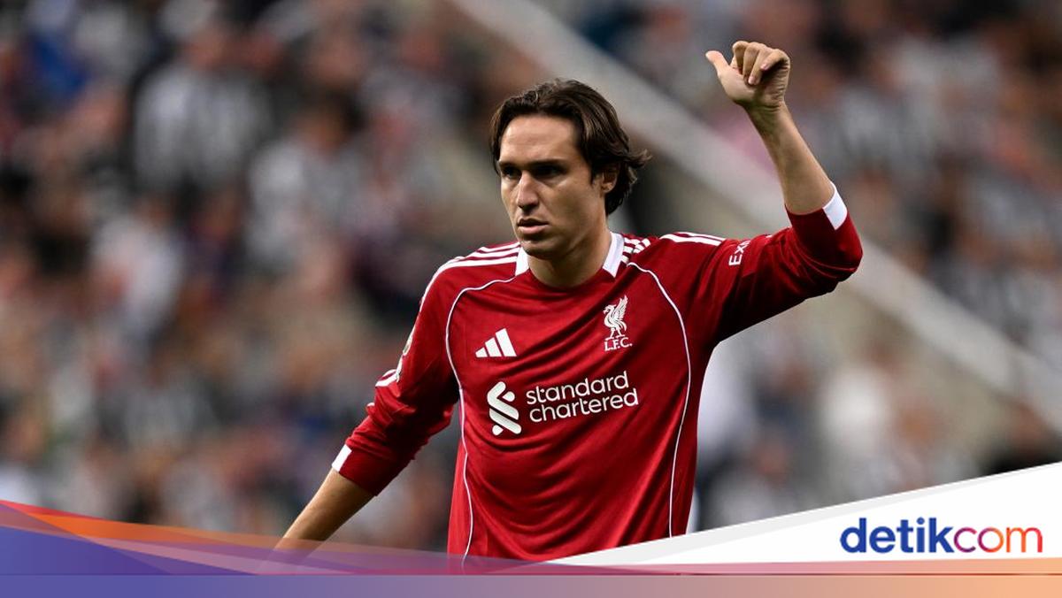 Chiesa Dianaktirikan Slot, Jadi Pemain Terbaik Liverpool