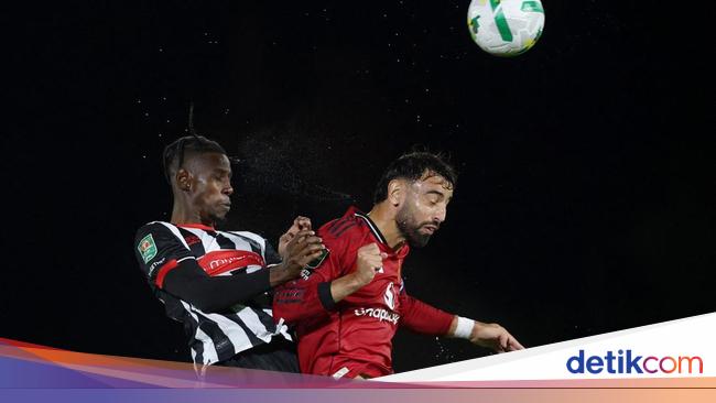 Grimsby Town Fined Rp 440 Million for Illegal Player