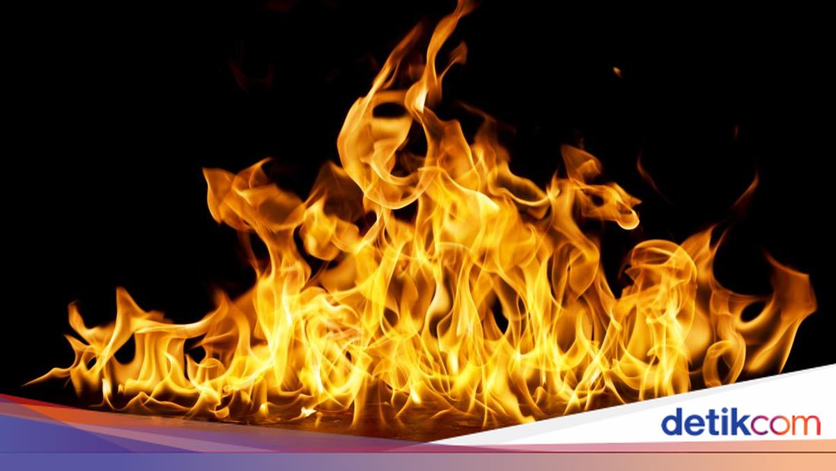 Gedung D Ditjen Bina Pemerintahan Desa Kemendagri di Pasar Minggu Kebakaran