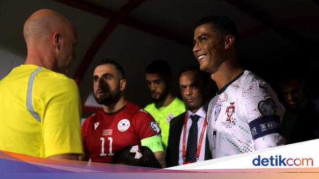 Haru Ronaldo & Mascot Boys: Viral Video