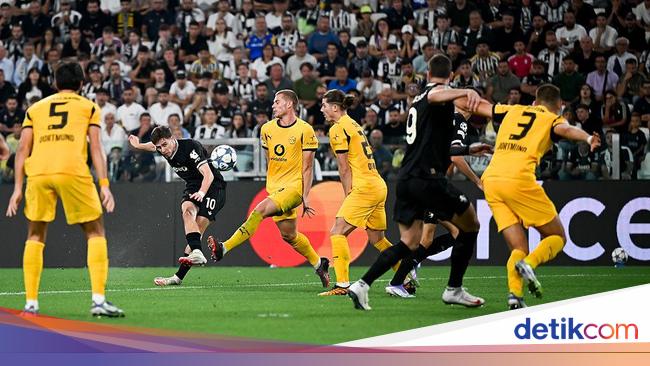 Cetak Gol Indah dari Jarak Jauh
