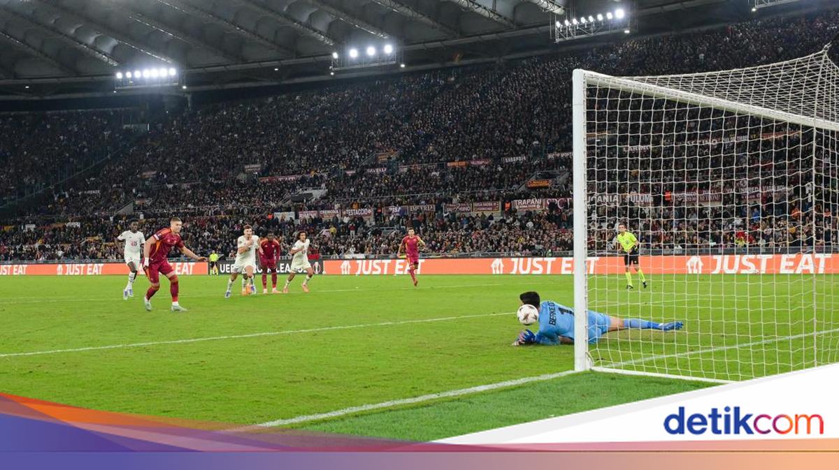 Reaksi Totti Terhadap Kegagalan 3 Penalti Roma