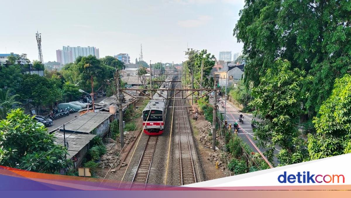 Gangguan Listrik gegara Petir, KRL dari Tanah Abang Cuma Sampai Kebayoran