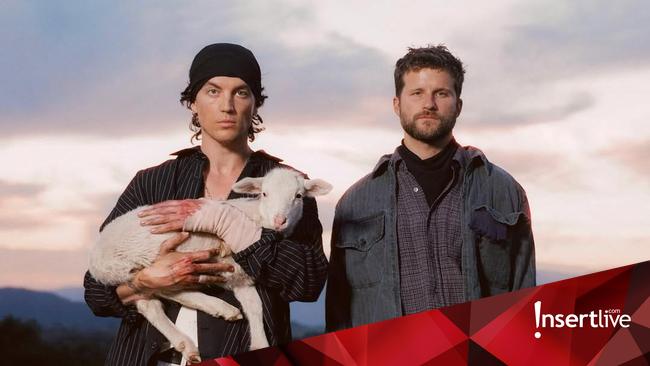 10 Lagu Terbaik untuk Menemani Hujan di Rumah