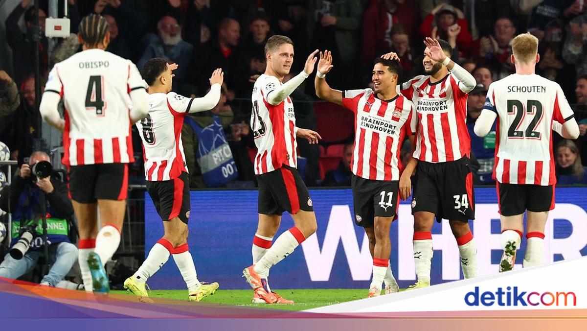 Hasil Liga Champions: PSV Benamkan Napoli 6-2