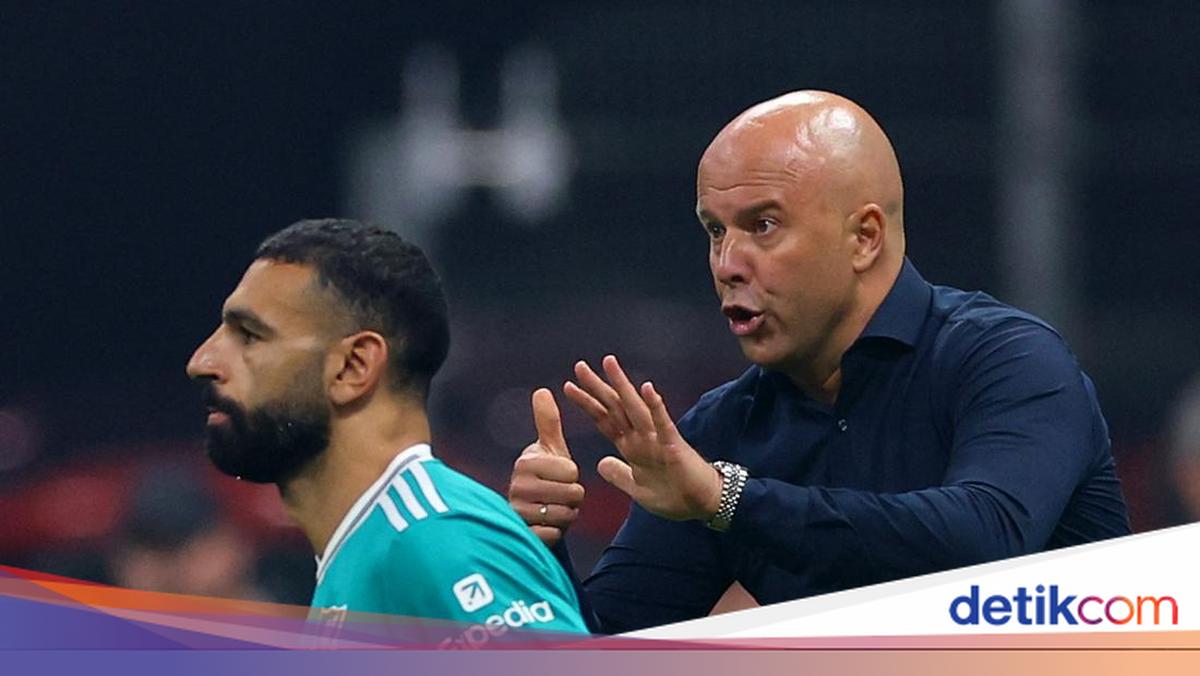 Dulu Ronaldo Vs Ten Hag, Sekarang Mo Salah Vs Arne Slot