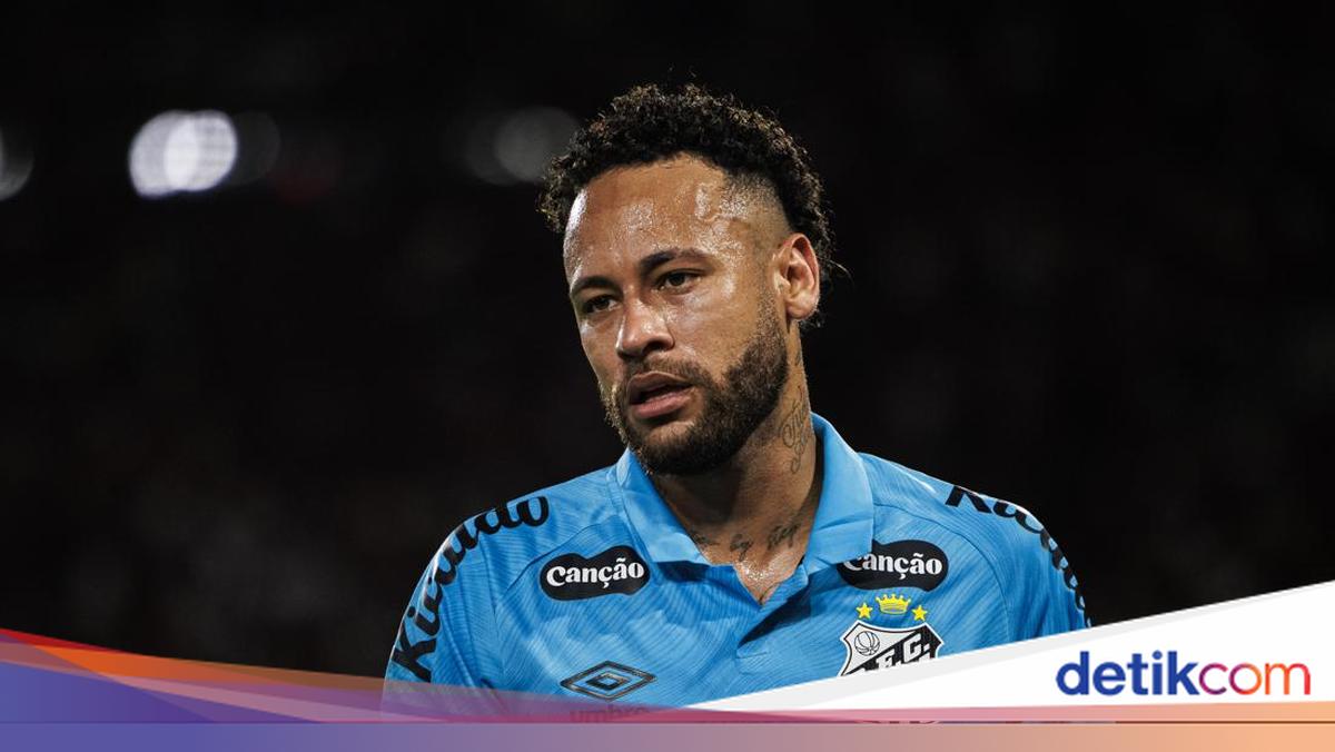 Neymar memang sosok besar saat bermain di Eropa. Kembali ke Santos, pemain berusia 33 tahun itu kini tampak terkucilkan.