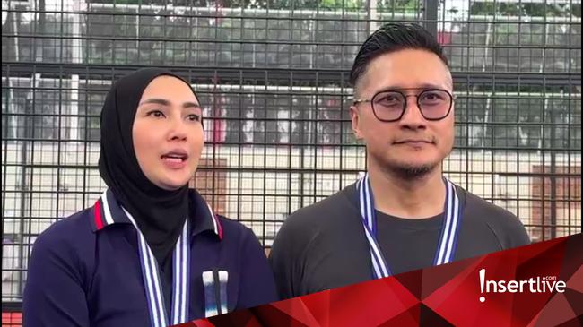 Anak Sulung Kuliah di Luar Negeri, Arie Untung dan Istri Ajarkan Kemandirian