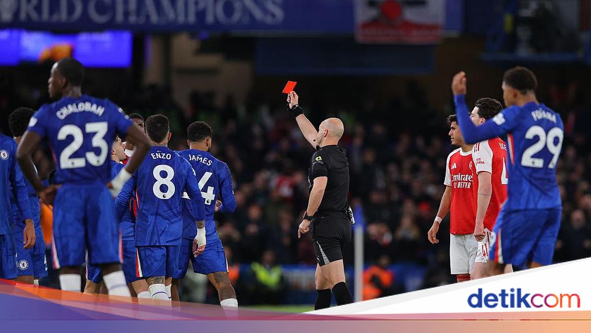 Chelsea dan 8 Kartu Merah