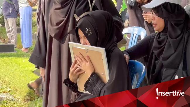 Menahan Tangis, Istri Epy Kusnandar: Semoga Suami Saya Dilancarkan Menuju Surga