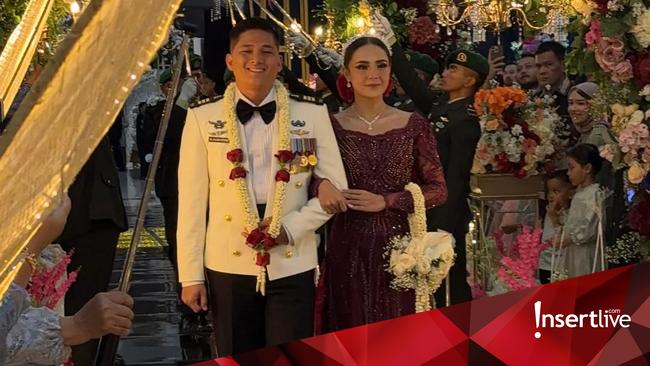 Gelar Pedang Pora, Ini 7 Foto Pernikahan Angie Ang dan Tentara Berstatus Duda