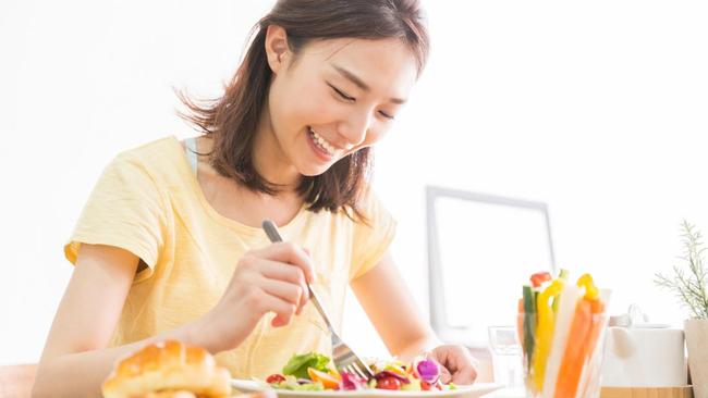 Triple 30 Rule: Pola Makan Viral yang Bikin Tubuh Lebih Sehat dan Berat Turun