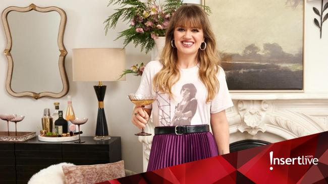 Lirik Lagu Underneath the Tree - Kelly Clarkson