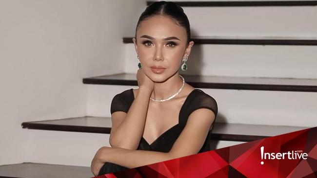 Full Perhiasan, 7 Penampilan Glamor Yuni Shara yang Shining, Shimmering, dan Splendid